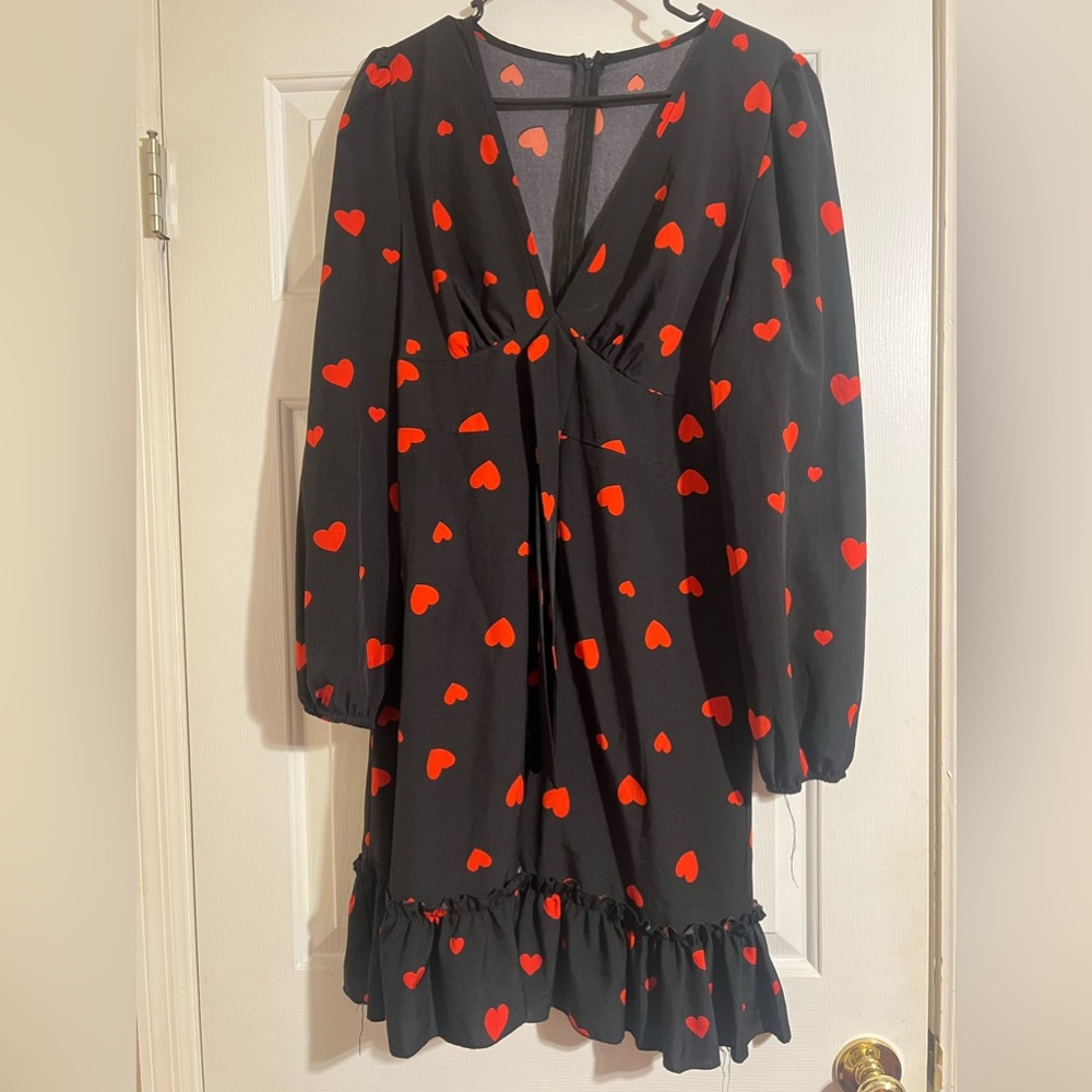 SHEIN Heart Pattern long sleeve dress and short style